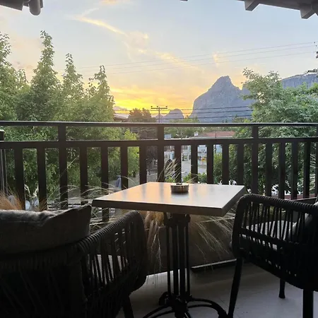 Polyzos Luxury Meteora #1 - Adults Friendly ホテル 3*